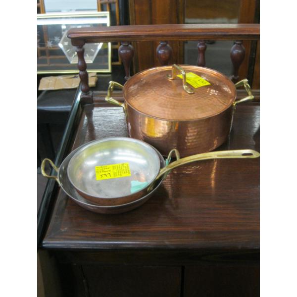 2 COPPER FRY PANS & A COPPER POT