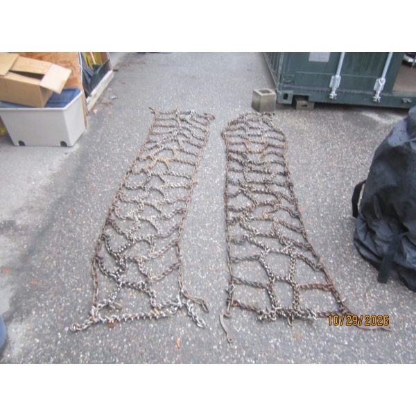 SET OF HEAVY DUTY TRACTOR TIRE CHAINS - APPROX. 8'X2'