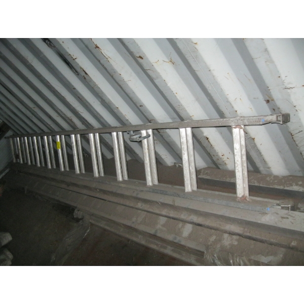 24' ALUMINUM EXTENSION LADDER