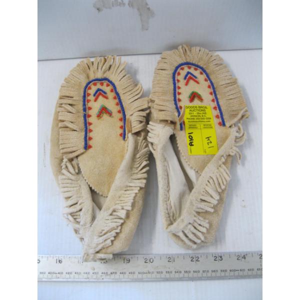 PAIR OF BEADED MOCCASINS