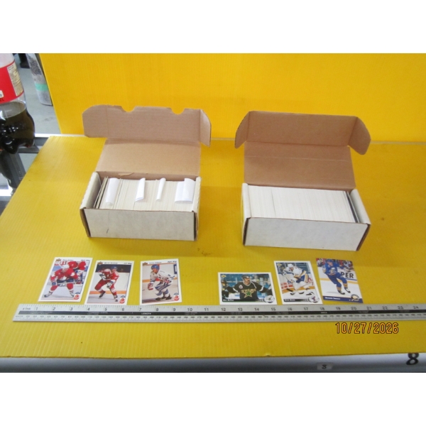 2 BOXES OF HOCKEY CARDS
