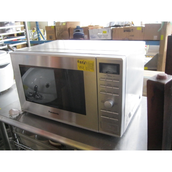 PANOSONIC MICROWAVE OVEN
