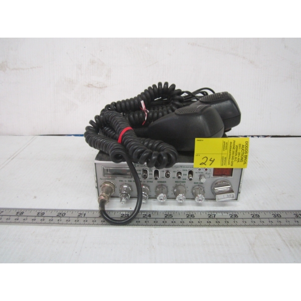 COBRA CB RADIO W/2 MICS