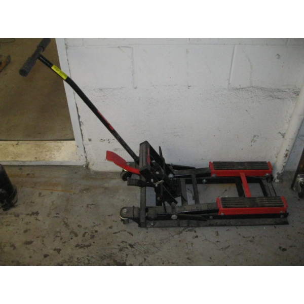MOTOMASTER ATV/MOTORCYCLE JACK