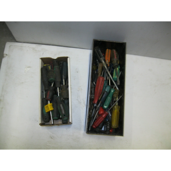 2 CONTAINERS OF SCREWDRIVERS
