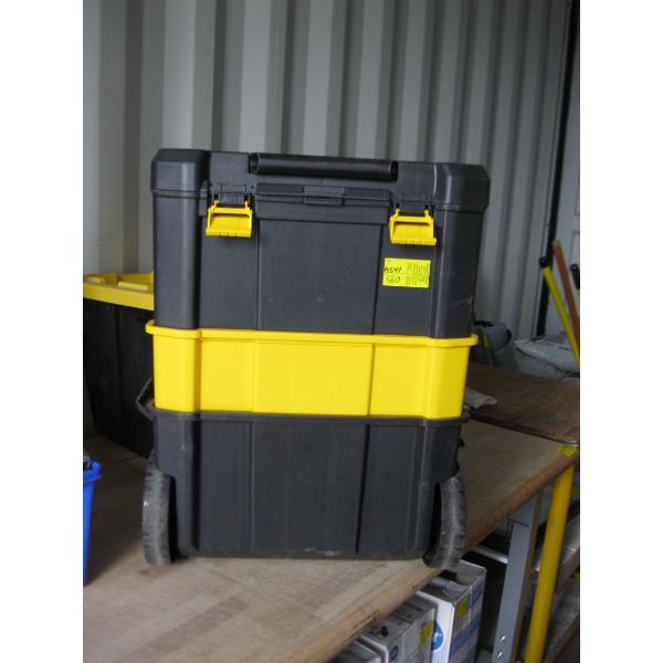 BLACK & YELLOW ROLLING PARTIONED TOOLBOX