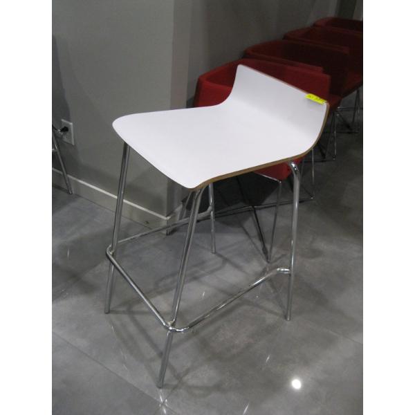 SET OF 4 WHITE SEAT CHROME LEG BARSTOOLS