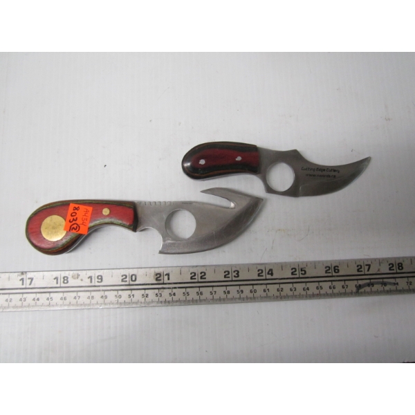 2 SKINNING KNIVES