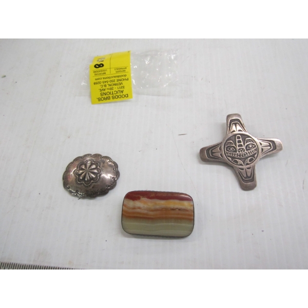 SM. BAG OF NAVAJO BROACHES - 1 MARKED