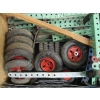 Image 2 : VINTAGE MARKLIN MECCANO SET W/ASST. ACCESS.