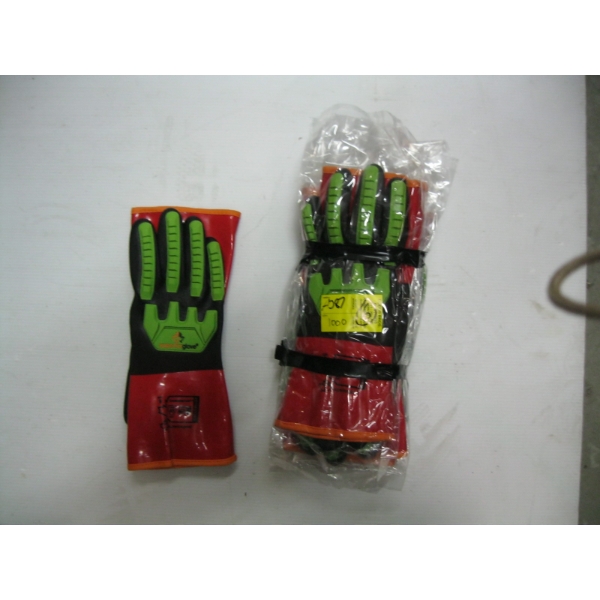 6 PAIR OF RED & BLACK SUPERIOR GLOVES, SZ 9