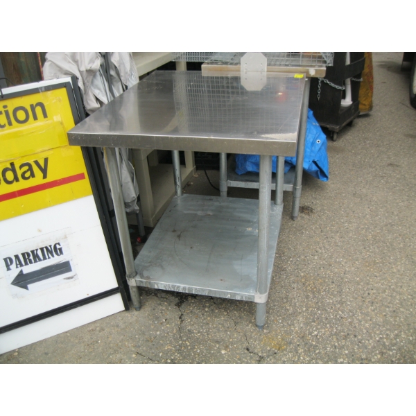 30X36" STAINLESS STEEL TABLE