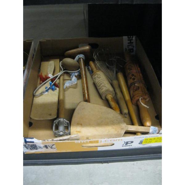BOX OF WOODEN VINTAGE BAKING UTENSILS
