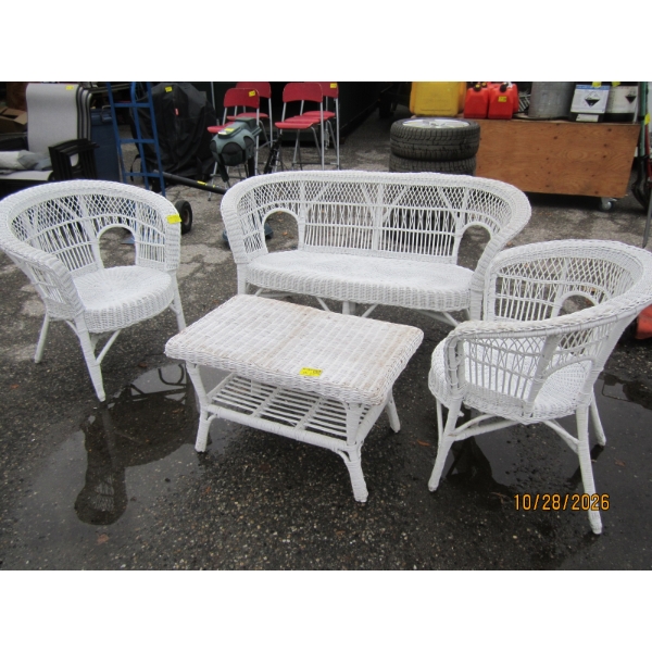 4 PIECE WICKER PATIO SET