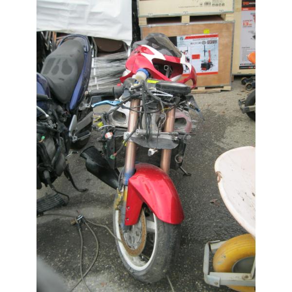 "AS IS" 2001 SUZUKI GSX R1000 PARTS BIKE, CONDITION UNKNOWN
