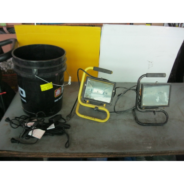 2 HALOGEN WORK LIGHTS