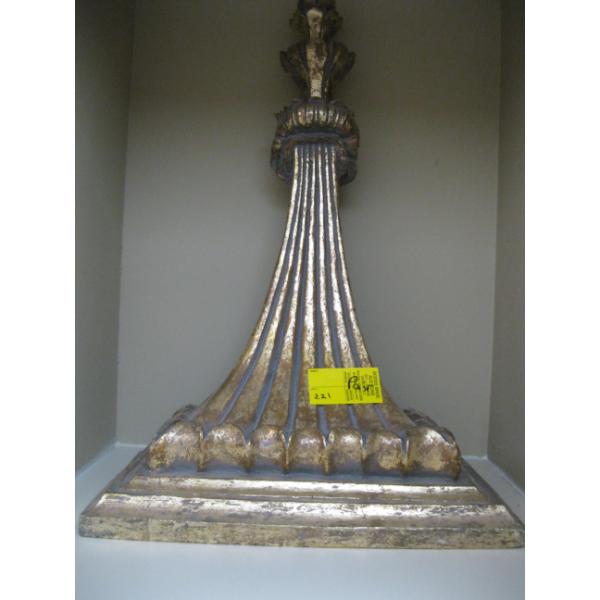PAIR OF WALL MOUNT DECORATIVE SHELVES