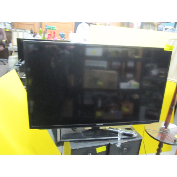 40" SAMSUNG TV W/REMOTE