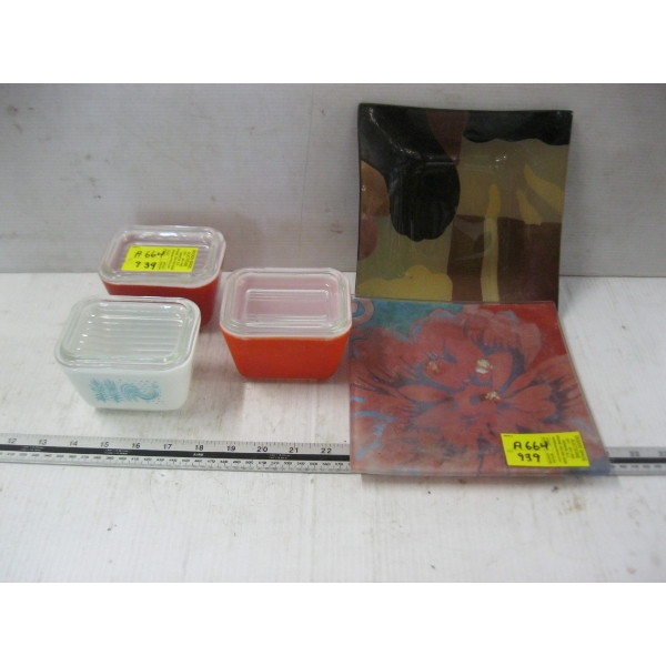 2 SQUARE PLATES & 3 SM. PYREX DISHES W/LIDS