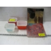 Image 1 : 2 SQUARE PLATES & 3 SM. PYREX DISHES W/LIDS
