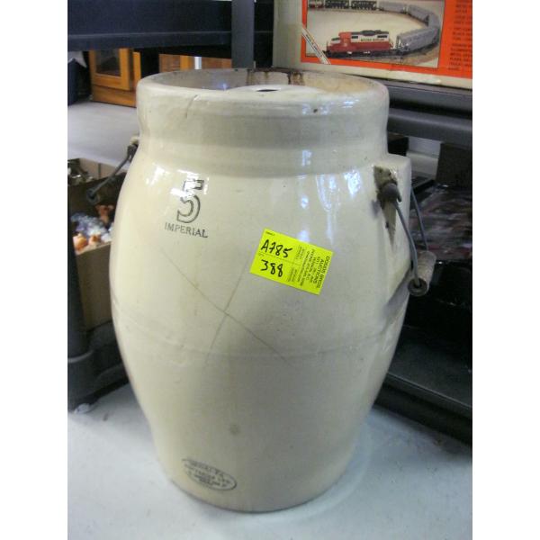 5 GALLON MEDALTA CROCK  