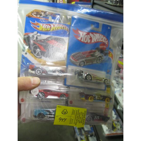10 NEW HOTWHEELS CARS