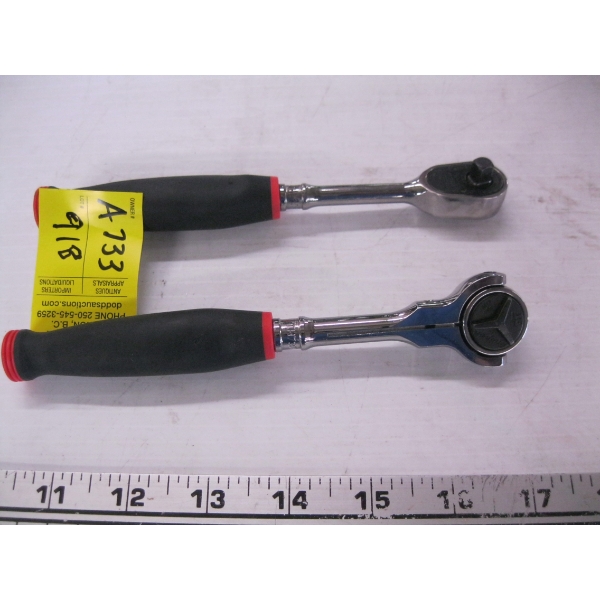 2 SNAP ON RATCHETS