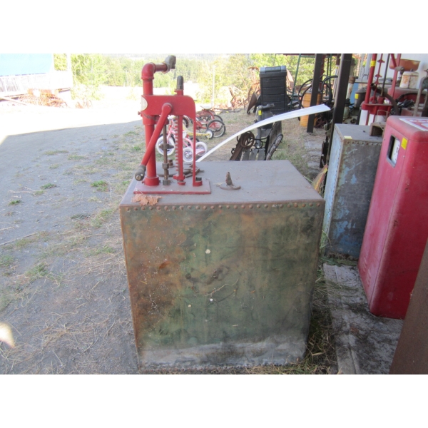 BAUSER OIL DISPENSER W/LG. TANK