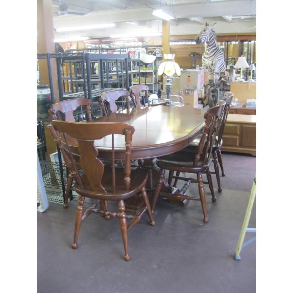 VILAS MAPLE DINING TABLE W/6 CHAIRS
