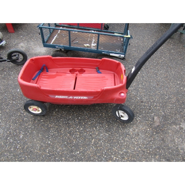 RED 4 WHEEL RADIO FLYER WAGON