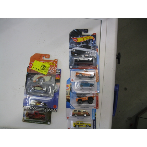 9 HOT WHEELS CARDS