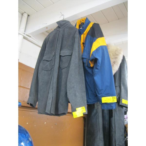 2 SZ M JACKETS