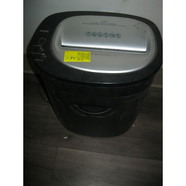 ROYAL PAPER SHREDDER
