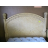 Image 4 : QUEEN SIZE HEADBOARD/FOOTBOARD W/RAILS