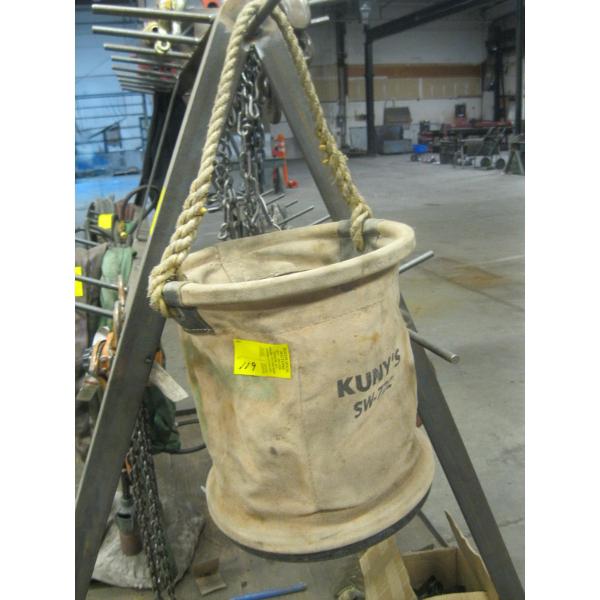 BOLT BAG