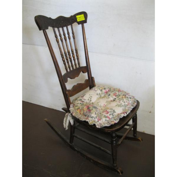 ANTIQUE WOOD ROCKING CHAIR