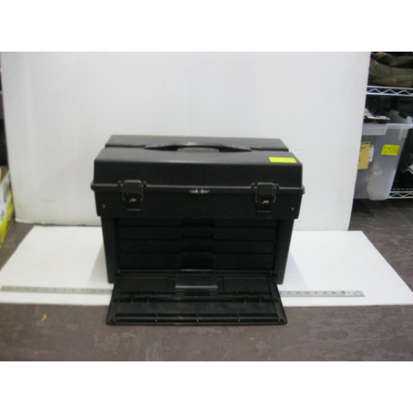 LG. TACKLEBOX