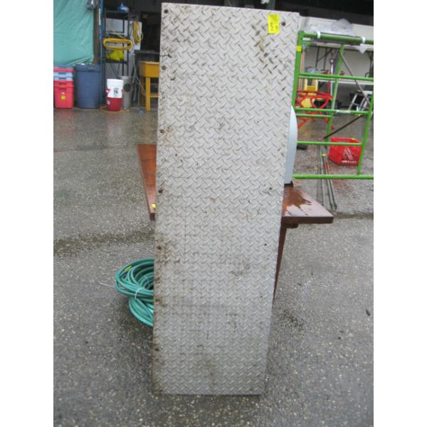 CHECKER PLATE TAILGATE COVER