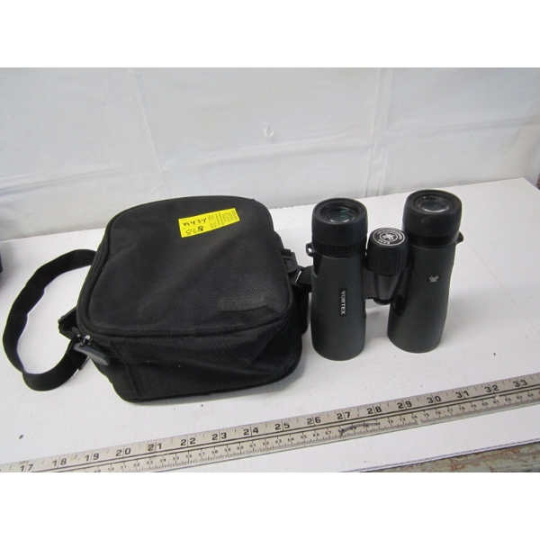 PAIR OF DIAMOND BACK 8X42 BINOCULARS