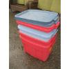 Image 2 : 4 RUBBERMAID TOTES W/LIDS