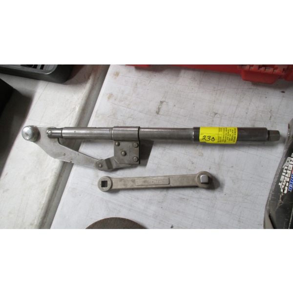 TORQUE WRENCH