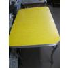 Image 2 : YELLOW 1950s DINETTE TABLE