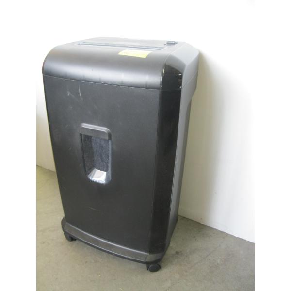 STAPLES SHREDDER