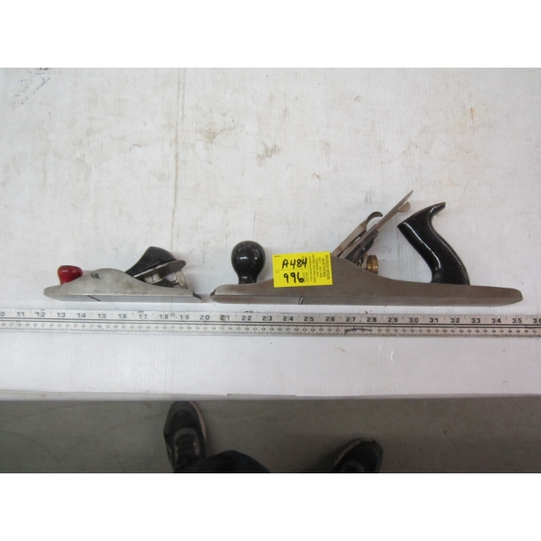 2 HAND PLANES
