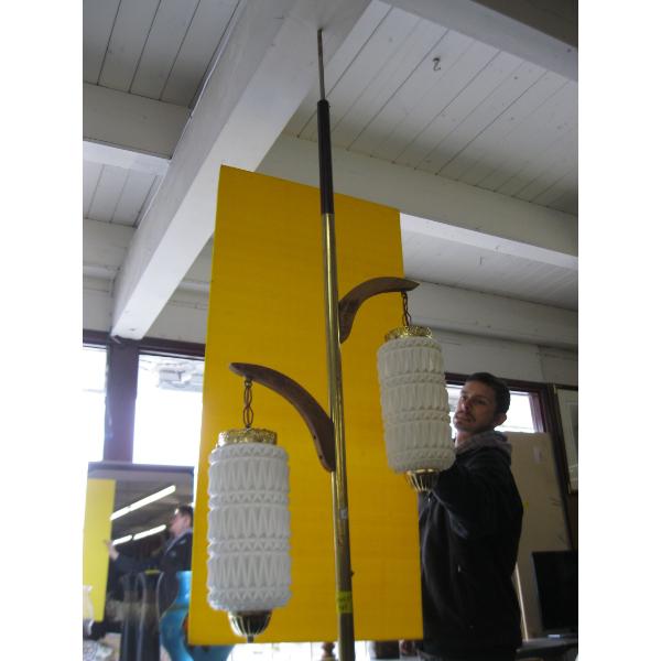 VINTAGE SPRING LOADED POLE LAMP