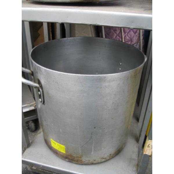 LG. ALUMINUM POT
