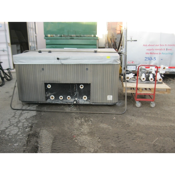 BEACHCOMBER HOT TUB - MOSTLY NEW PUMP PARTS, NEW HEATER, 1 PUMP NEEDS WORK