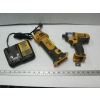 Image 1 : DEWALT 20V CORDLESS SPIN SAW W/IMPACT GUN & CHARGER, NO BATTERY