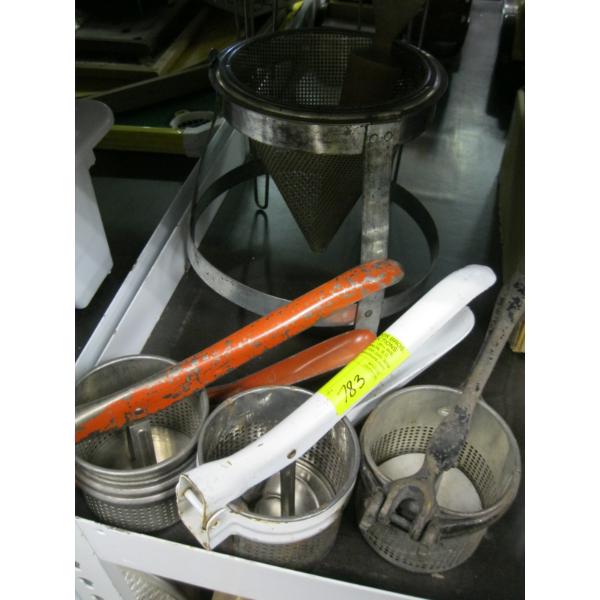 3 JUICE PRESSES & A COLLANDER JUICER