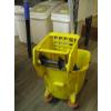 Image 2 : MOP BUCKET W/SQUEEGEE & MOP